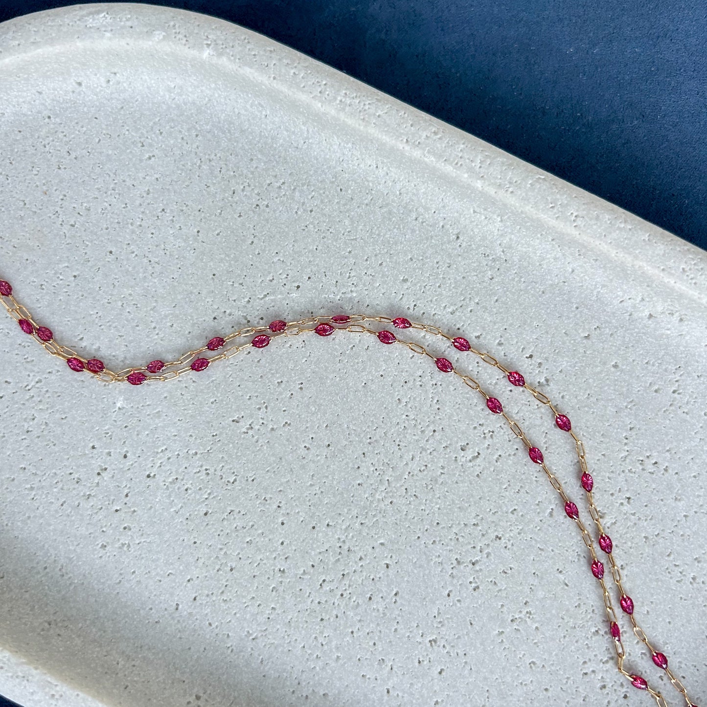 Rosa Necklace with Magnetic Clasp